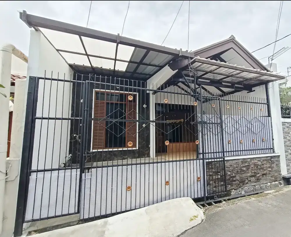 Dijual murah Hunian 5 Kamar di Sarijadi dekat ke Kampus & jalan Raya