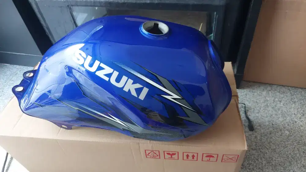 Tangki Bensin  Suzuki Thunder 125 original Suzuki Genuine Part