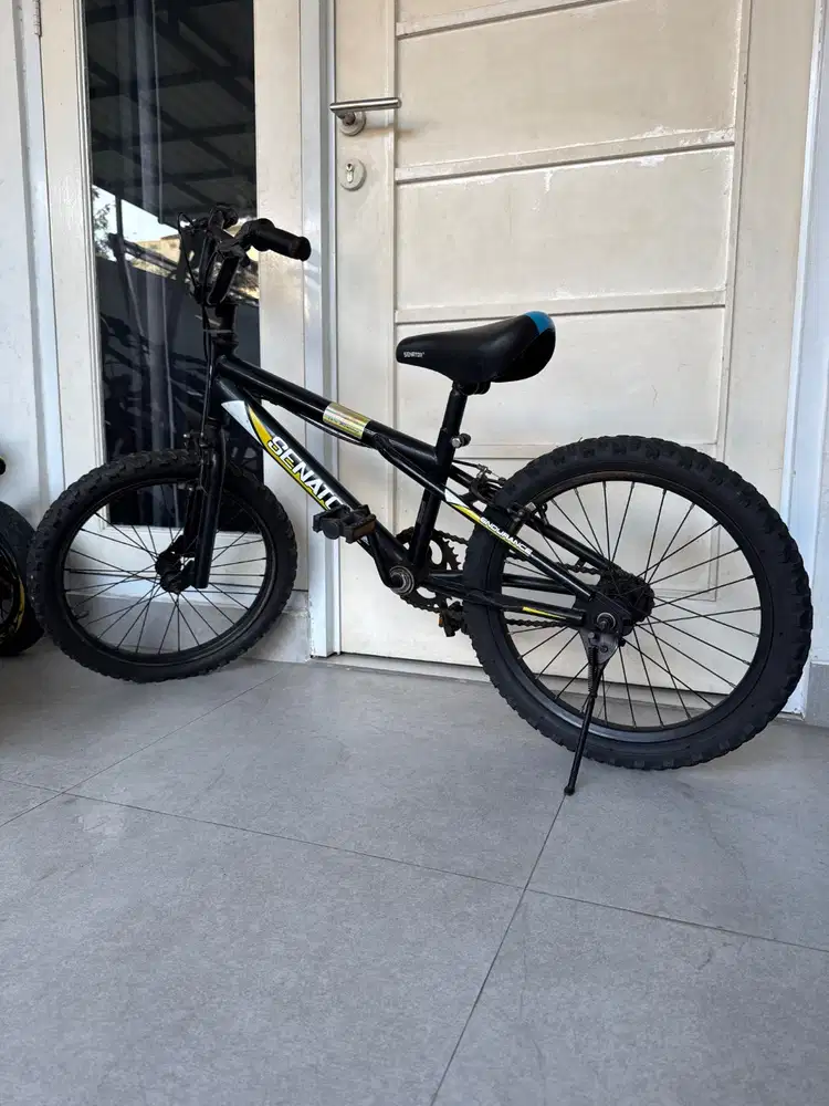 Sepeda Anak Senator 18 Inch Bekas – Ban Bocor Perlu Ganti