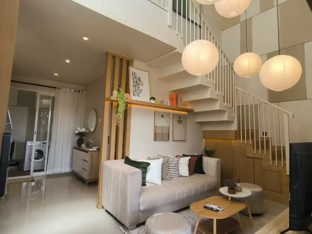 Di Jual Rumah Desain Modern minimalis Mezanine 1.5 Lantai Siap Huni Full Furnished, Interior & Elektronik Lokasi Sukun Kota Malang