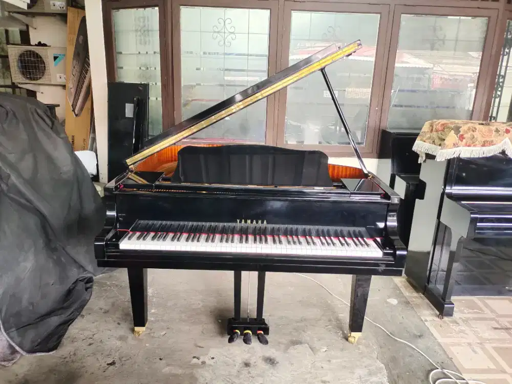 Baby Grand Piano Yamaha A1L  – Elegant Design & Premium Grand Sound