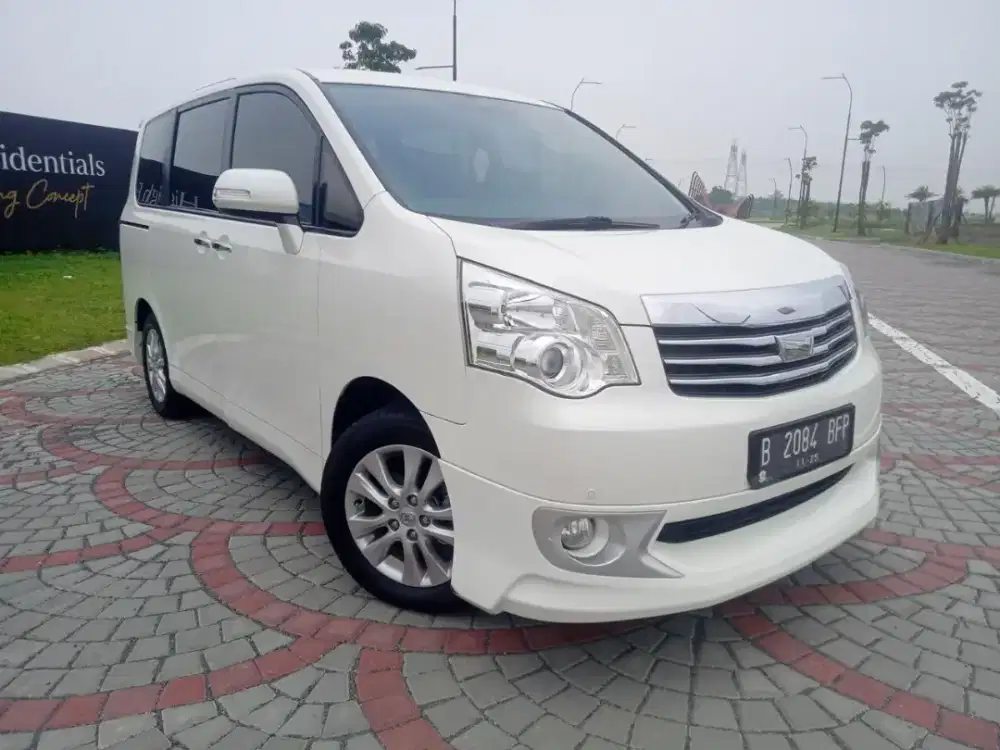 Jual Toyota NAV1 Limited edition 2015