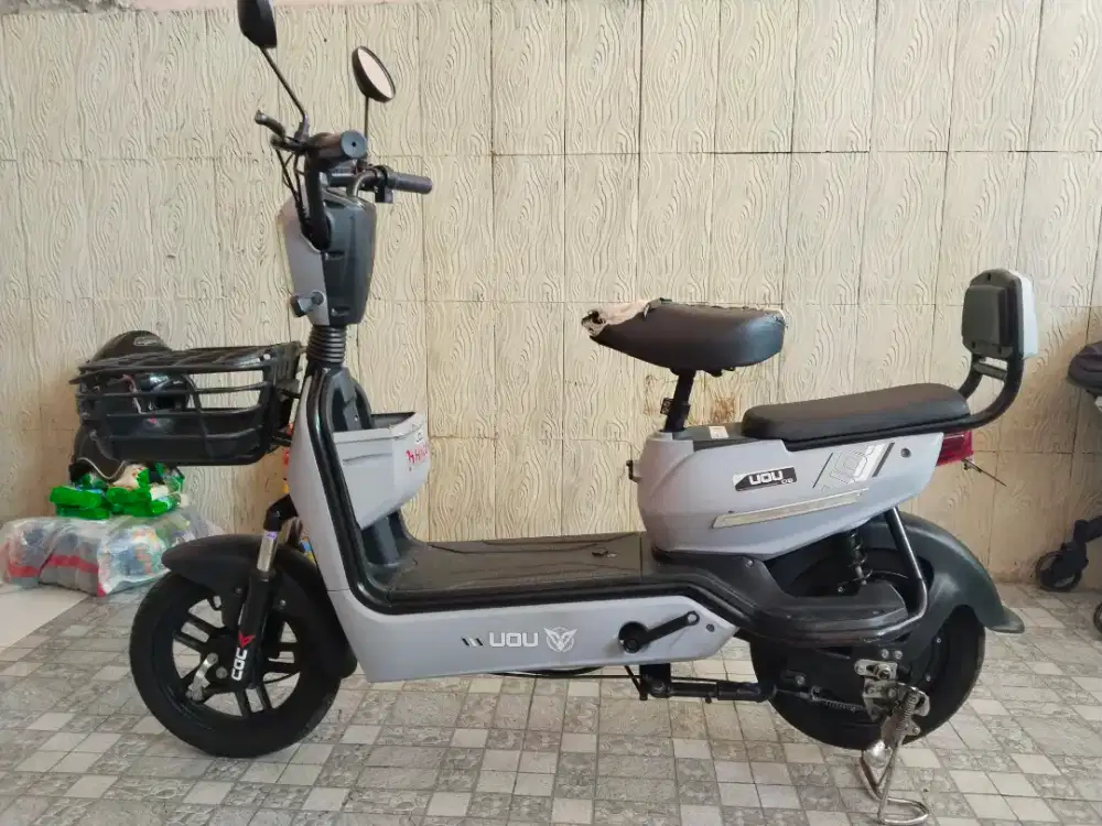 Sepeda listrik UOU