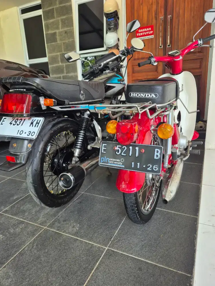 For sale 2 motor klasik, harga yg tertera itu harga 2 motor ya