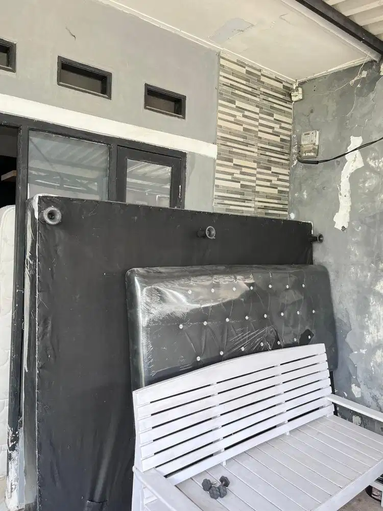 Dipan ukuran 160x200