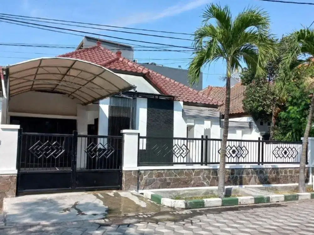 Rumah cocok untuk tempat tinggal / kantor / usaha online lokasi di PONDOK NIRWANA