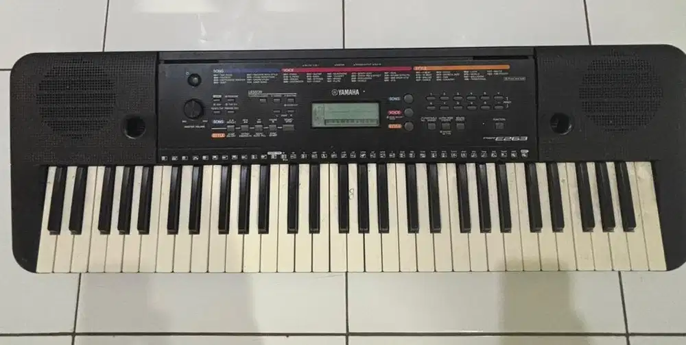 Keyboard Yamaha E 263
