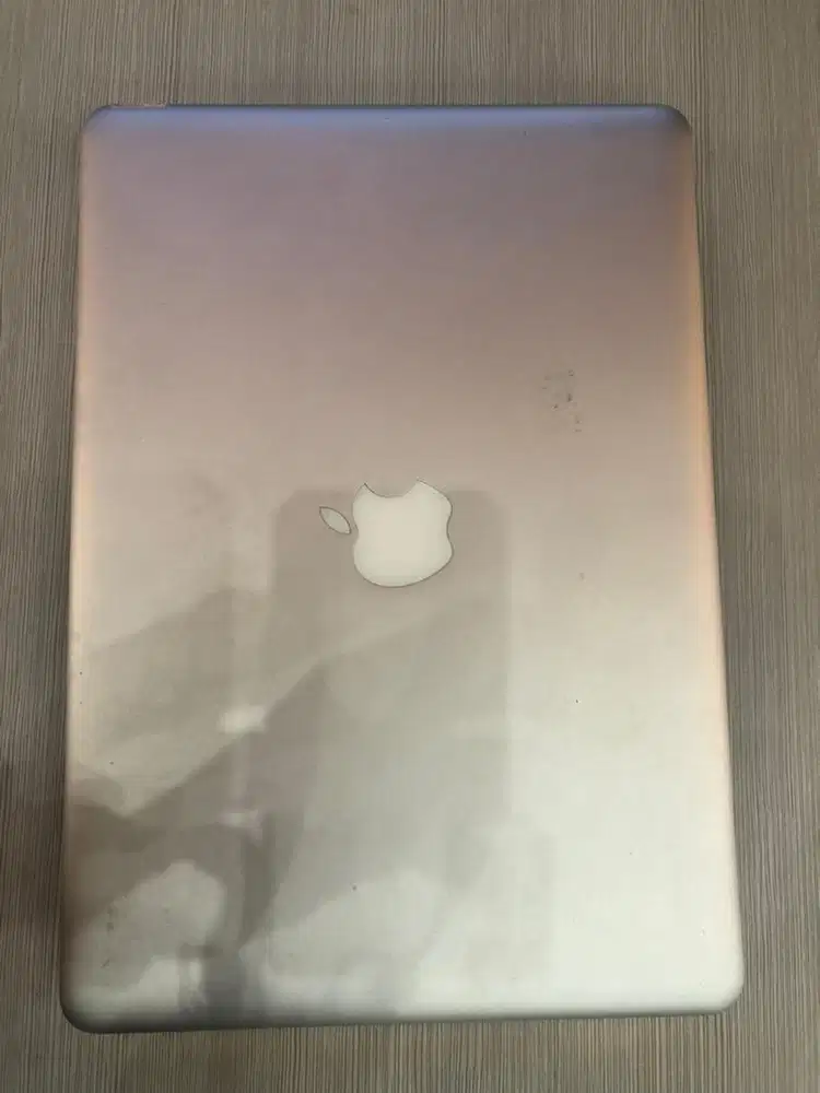 Dijual Rugi Macbook 13 Md101
