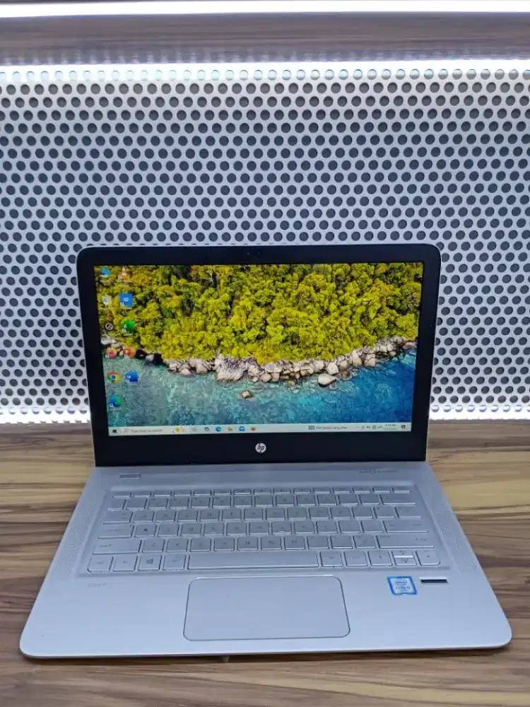 Hp elitebook core i5 gen6 4GB ssd 128GB 13inch tipissss