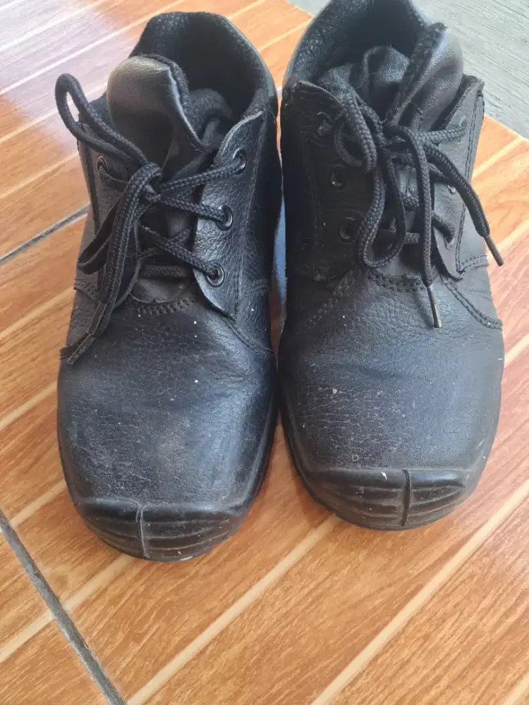 Sepatu safety dr osha ukuran 40 .Lok Ciledug