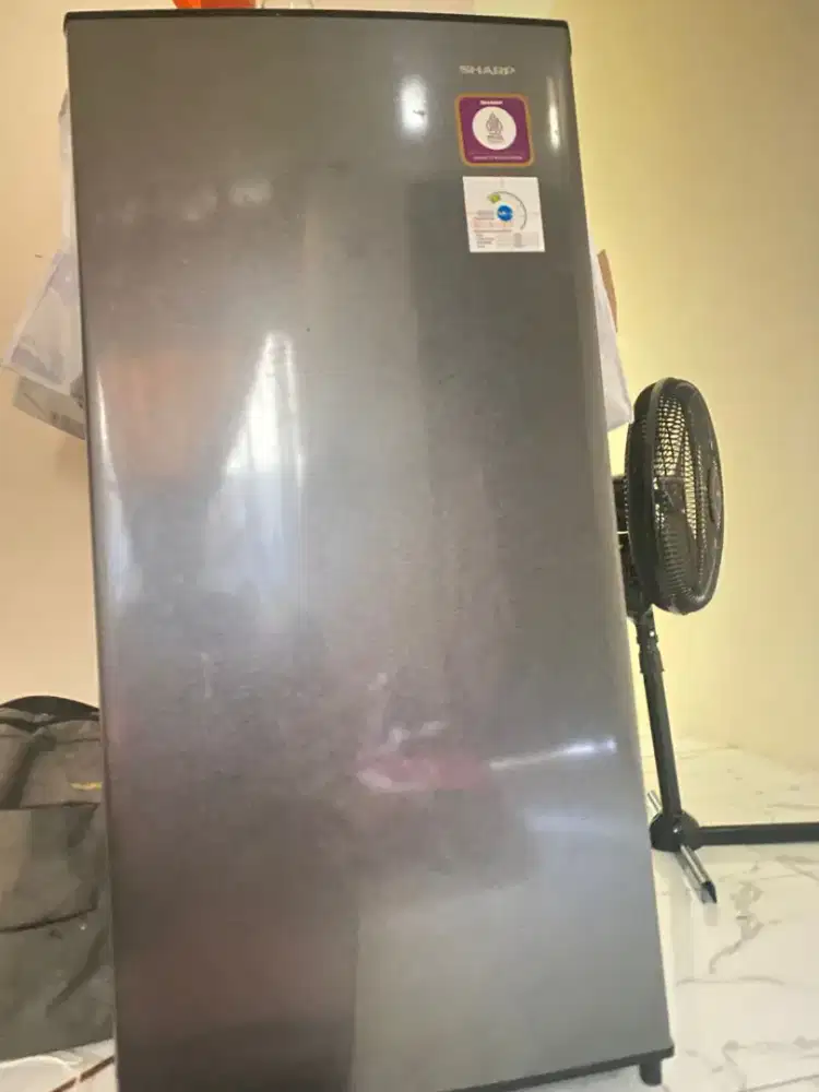 Dijual Kulkas Sharp N-182 90watt + free lemari kayu