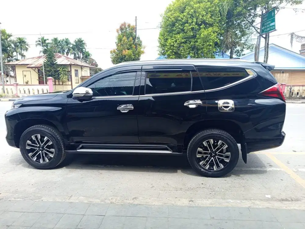 Dijual - Pajero Sport Dakar 4X2 AT (Pemakai Pribadi)