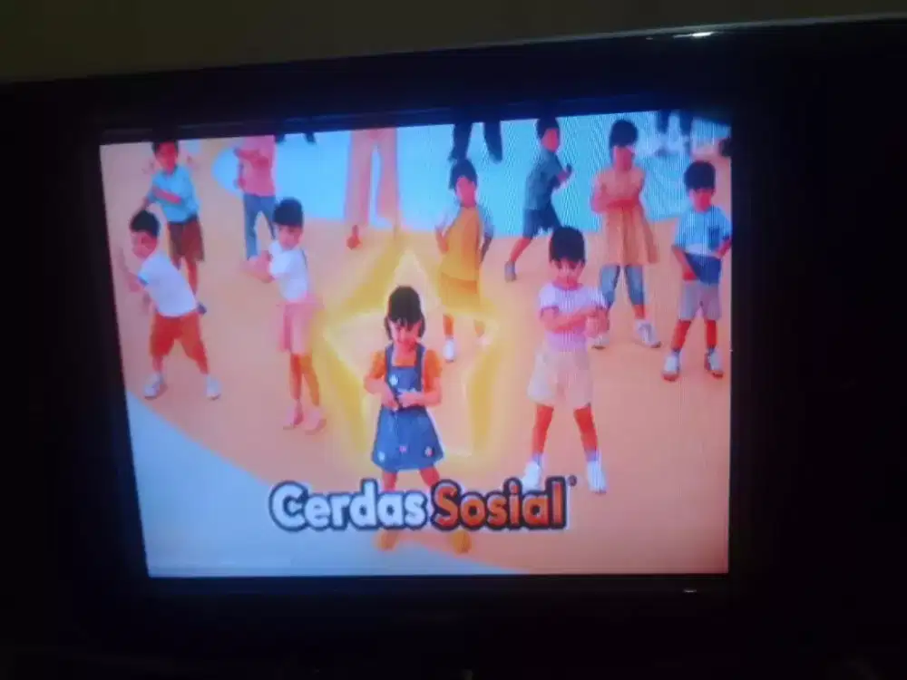 Tv sharp alexander slim2 masih segel blom serpisan