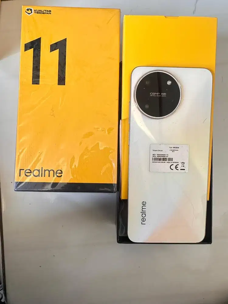 REALME 11 8/256 GOLD