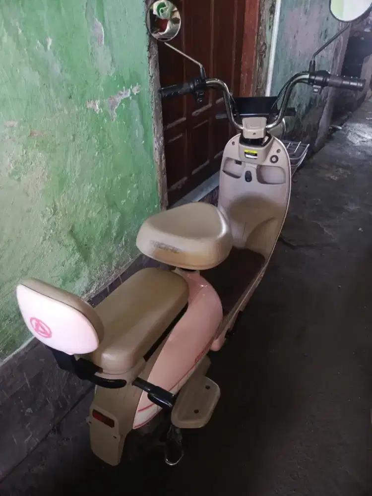 Sepeda listrik pasific