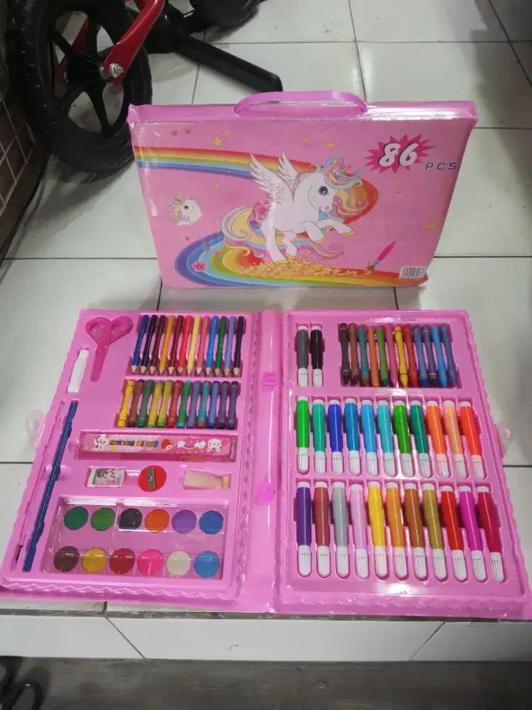 Mainan Anak Crayon warna isi 86pcs