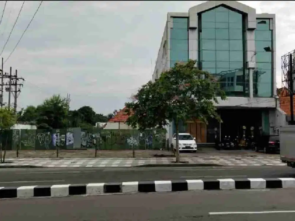 Tanah Tengah Kota Surabaya JL. SULAWESI GUBENG Sangat Strategis Cocok Segala Usaha