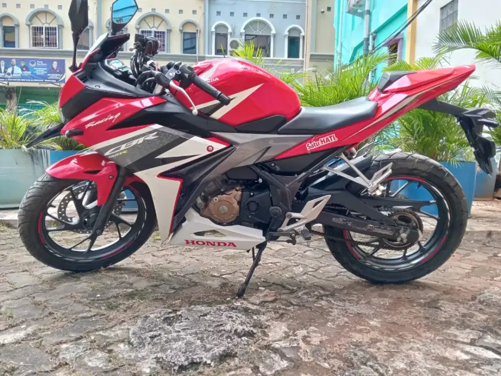 Dijual Cash Honda CBR 150 R Tahun 2016