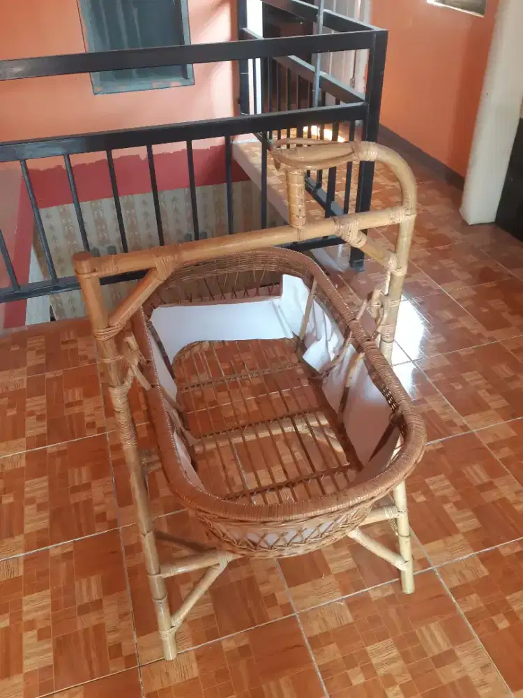Ayunan Bayi Rotan