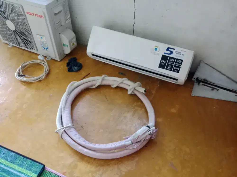 Di jual AC merek polytron 1/2 pk
