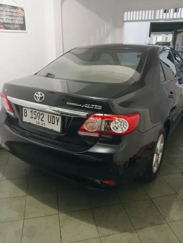 Toyota Altis 1.8 2012 Automatic