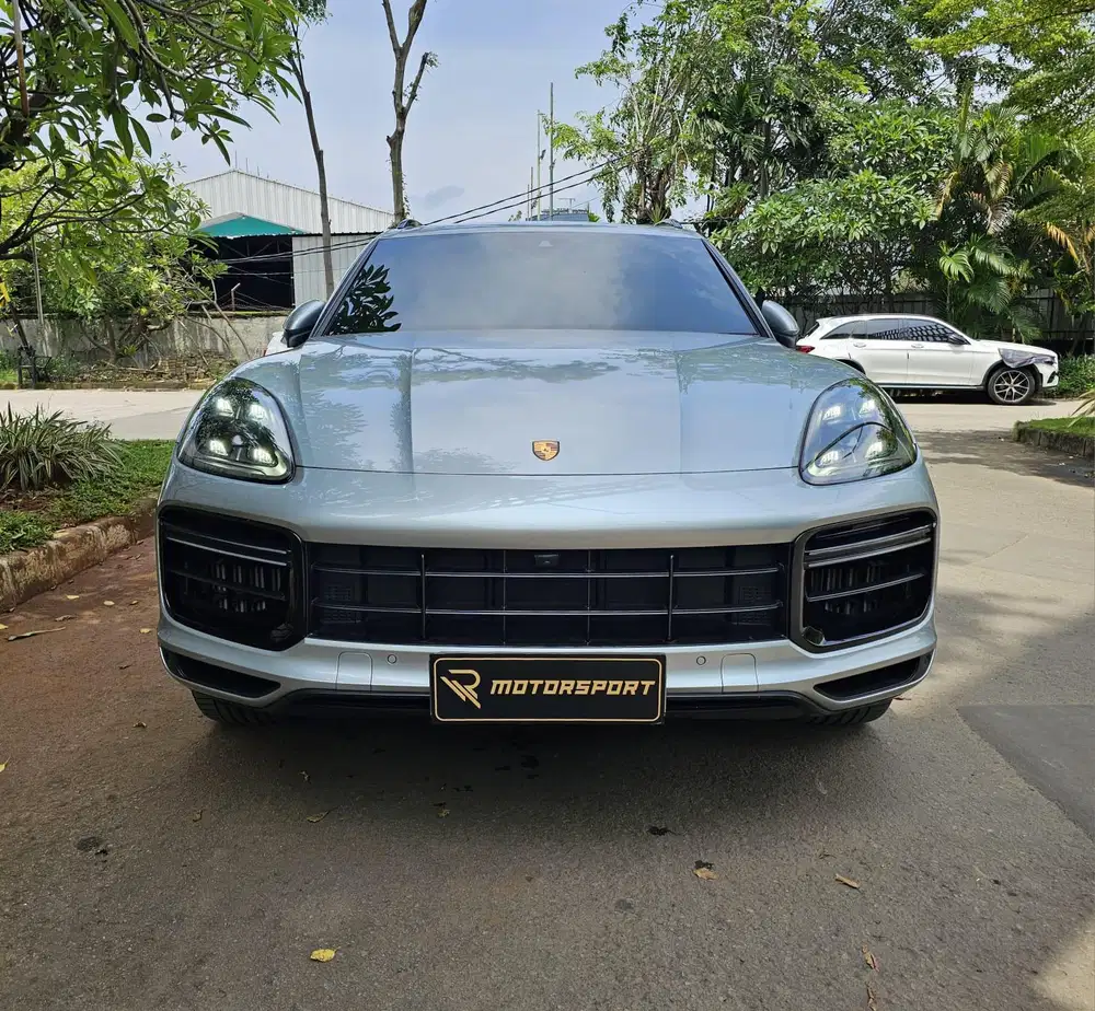 (RARE ITEM) Porsche Cayenne E Hybrid 2023 low km Turbo S