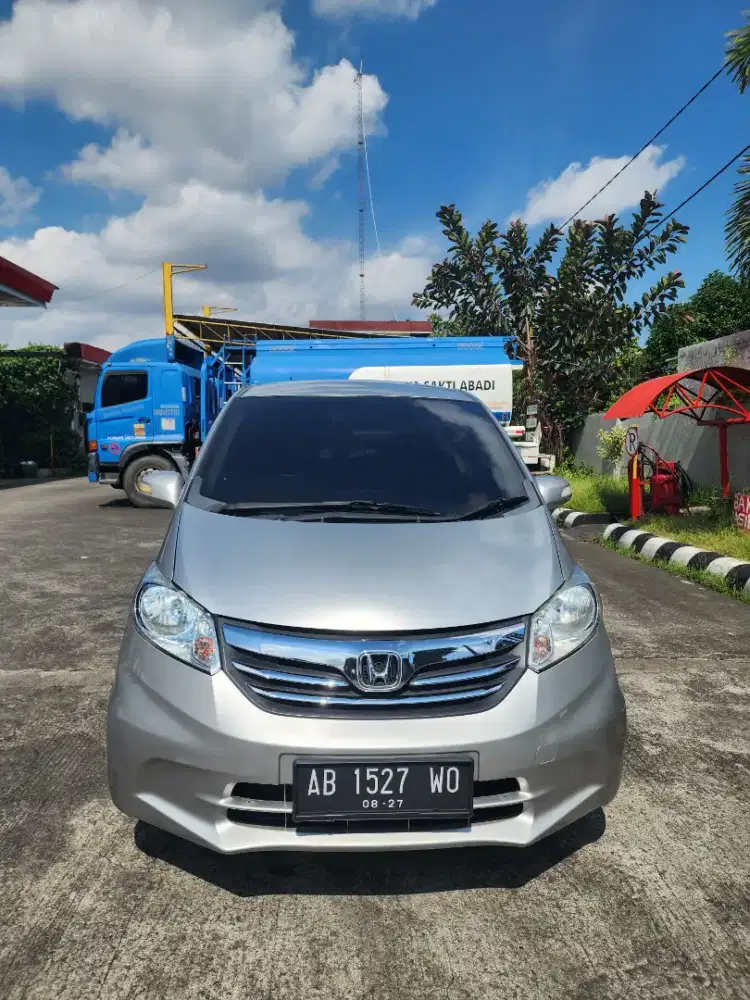 Honda Freed Psd 2012