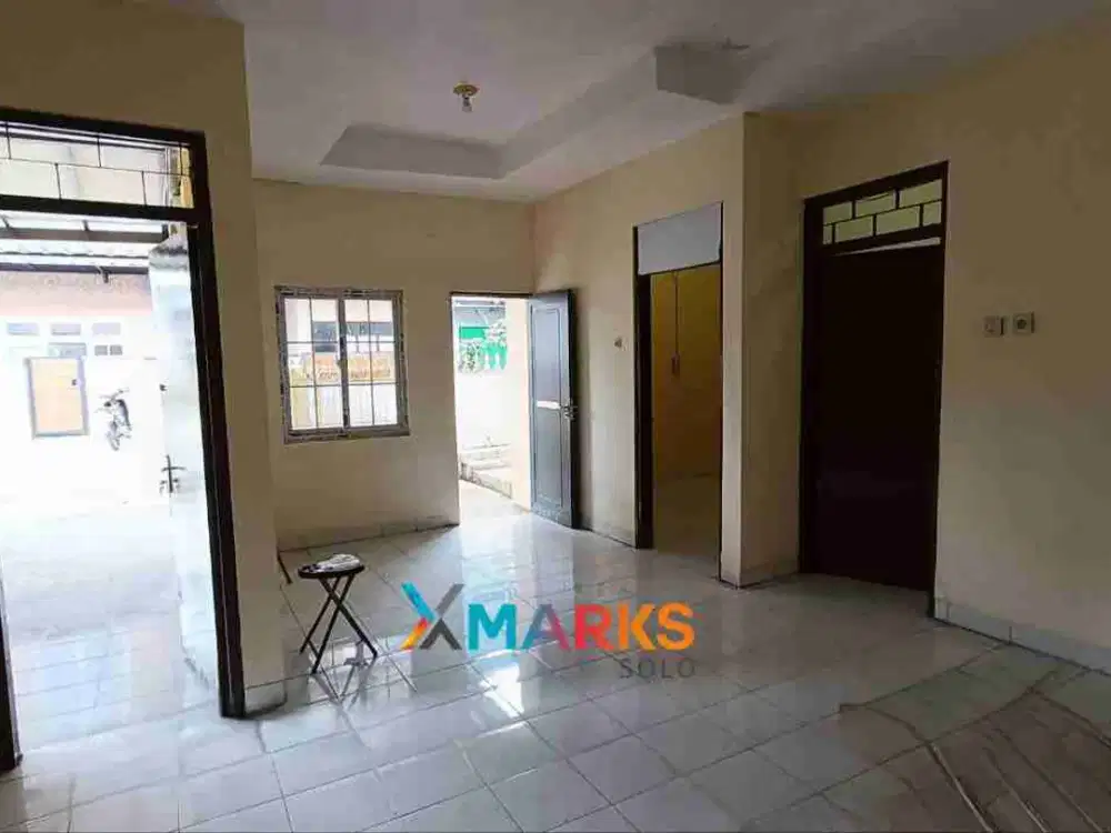 Disewakan Rumah Terawat Harga Ekonomis Cocok untuk Hunian Atau Kantor Lingkungan Tenang Nyaman di Area Baturan Colomadu