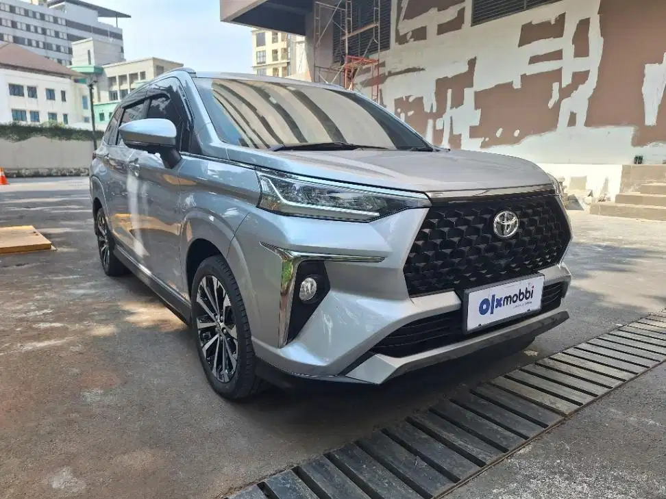 DP MURAH Toyota Avanza 1.5 New Veloz Q CVT Bensin-AT 2022 Silver CKZZB