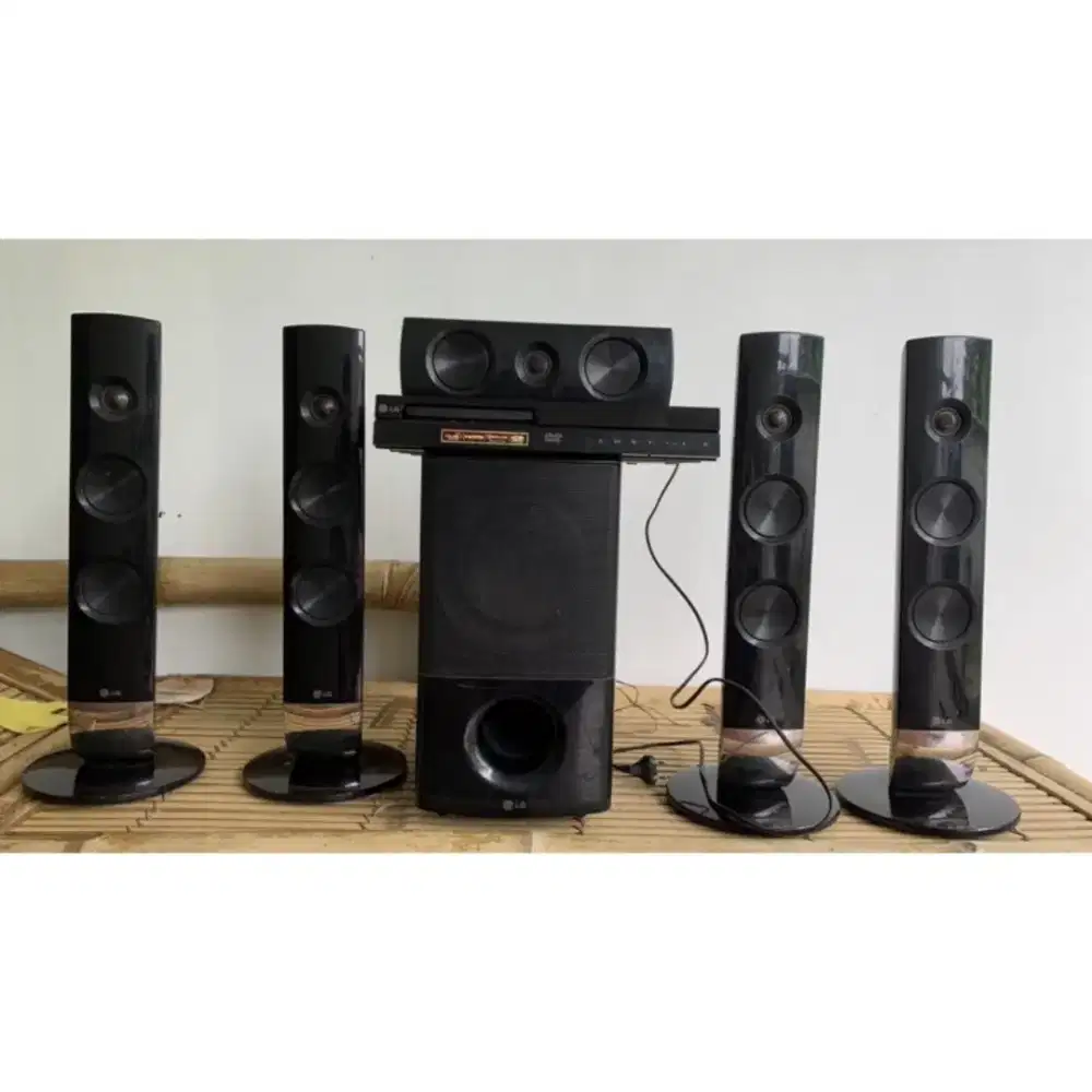 Home Theater LG Blu ray player 5.1