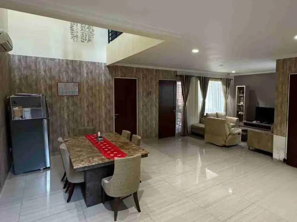 Rumah Mewah Hoek Private Pool De Latinos BSD