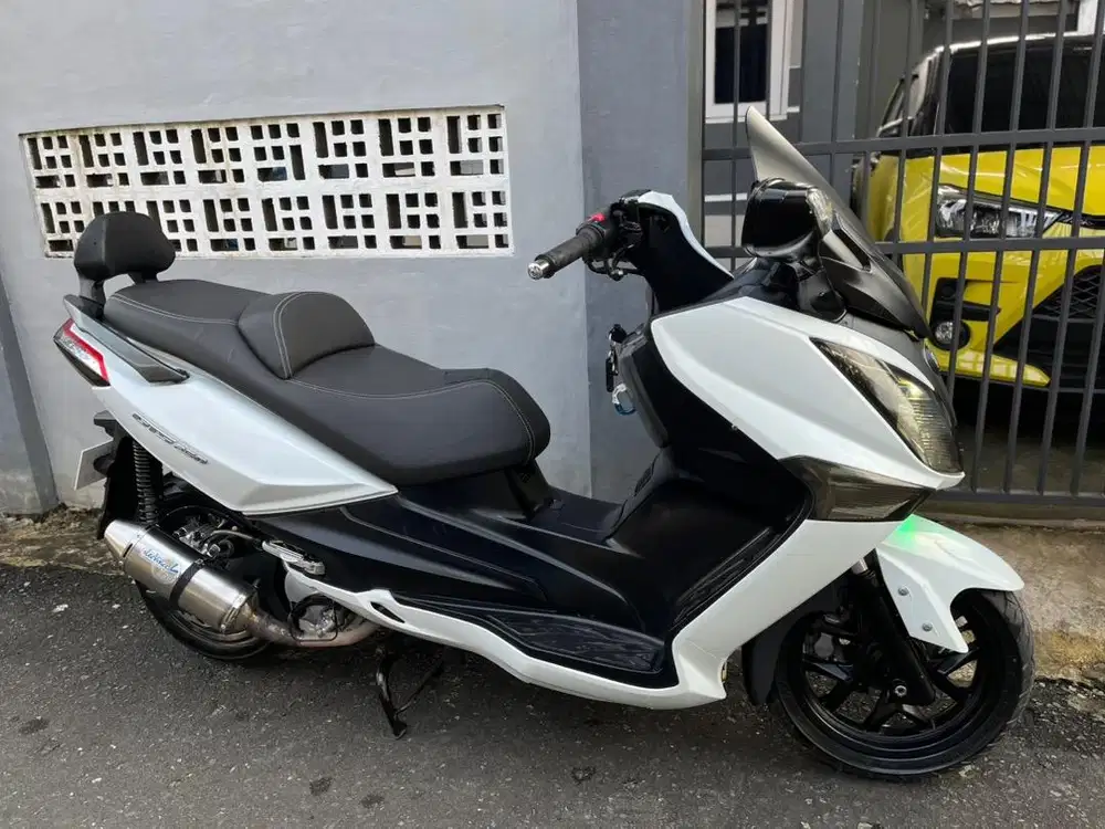 Moge SYM GTS 250