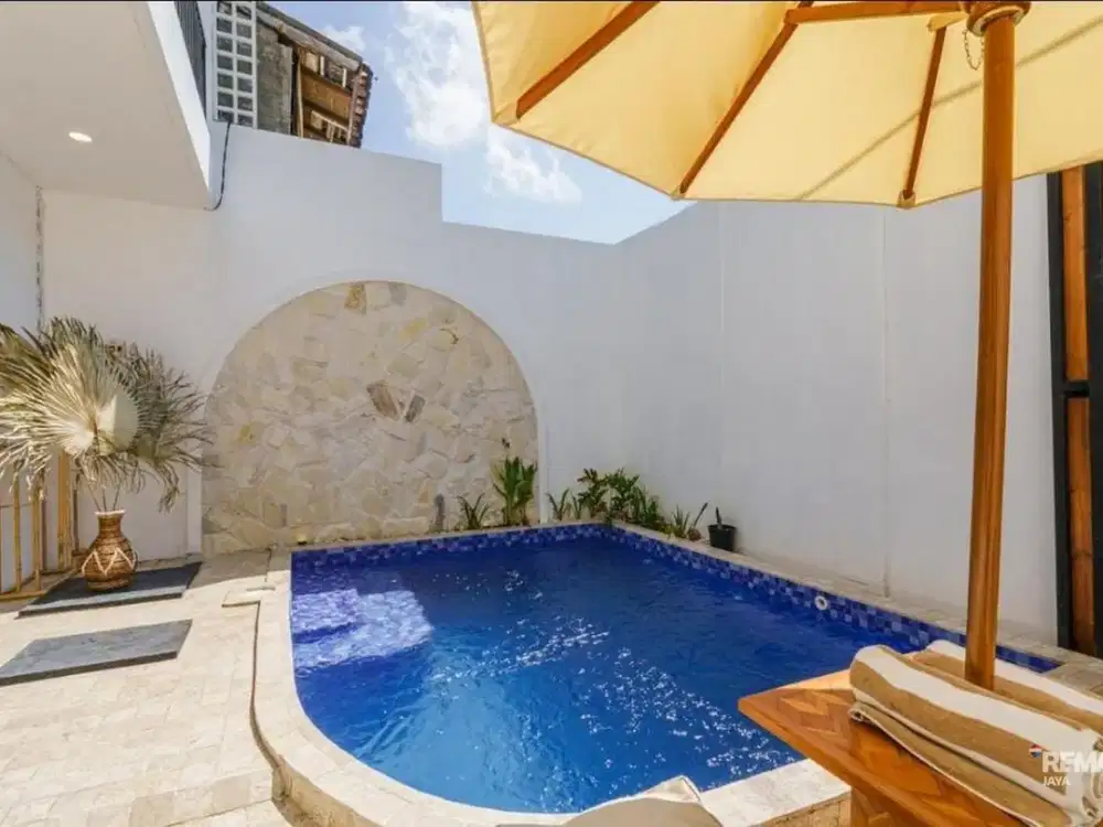 Villa Bergaya Mediteranian dijual, dicanggu.