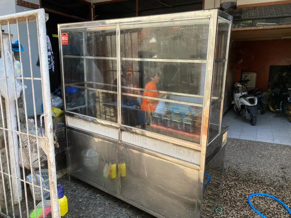 Etalase dagang besar