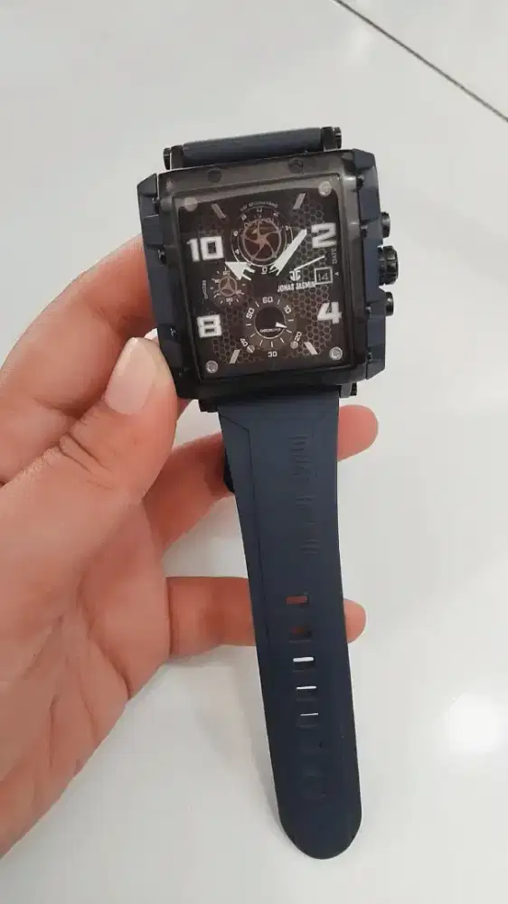 Dijual Jam Tangan Jonas Jasmin warna Navy