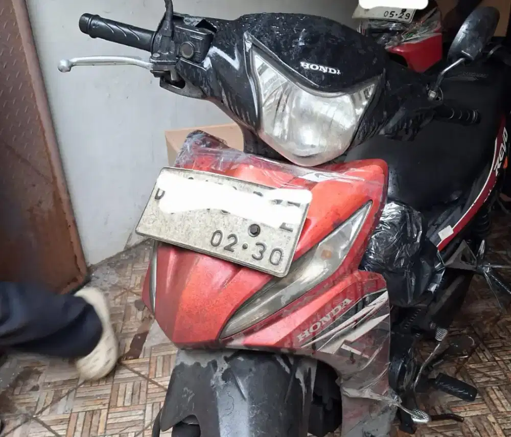 Di jual motor revo honda