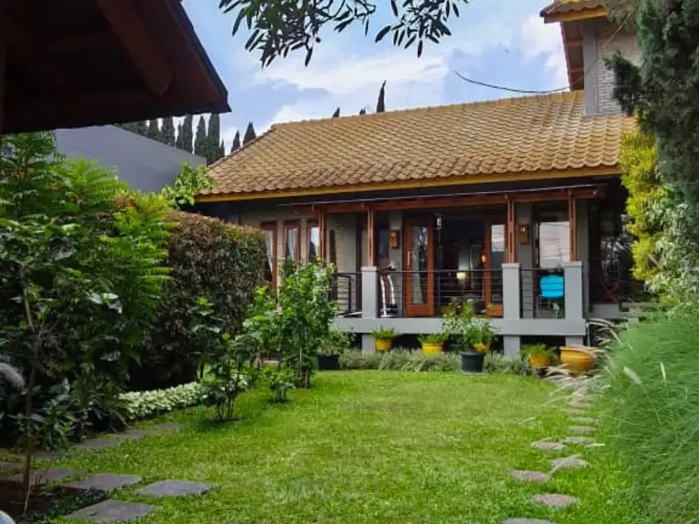 RUMAH ASRI LUAS NYAMAN TERAWAT SIAP HUNI DI SARIWANGI ASRI BANDUNG