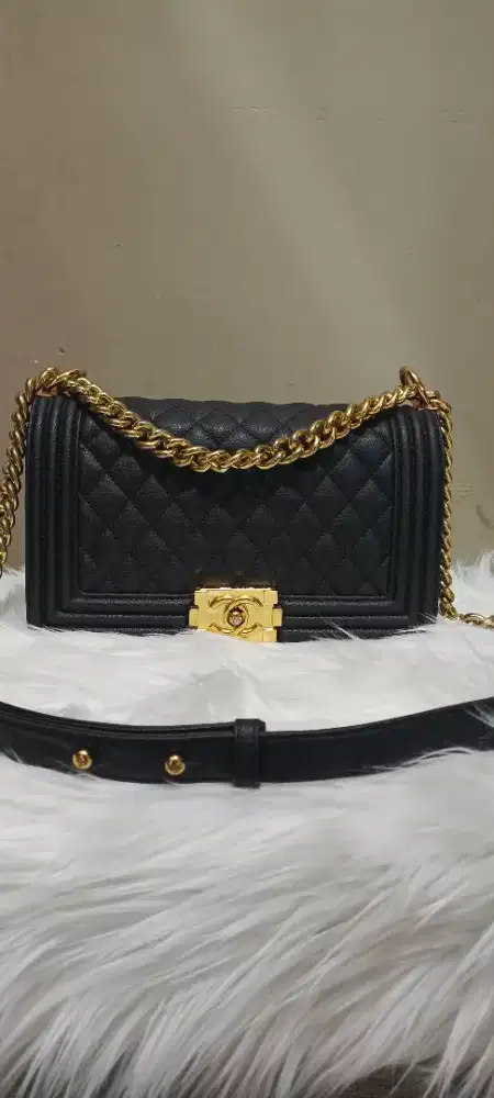 Chanel boy bag second