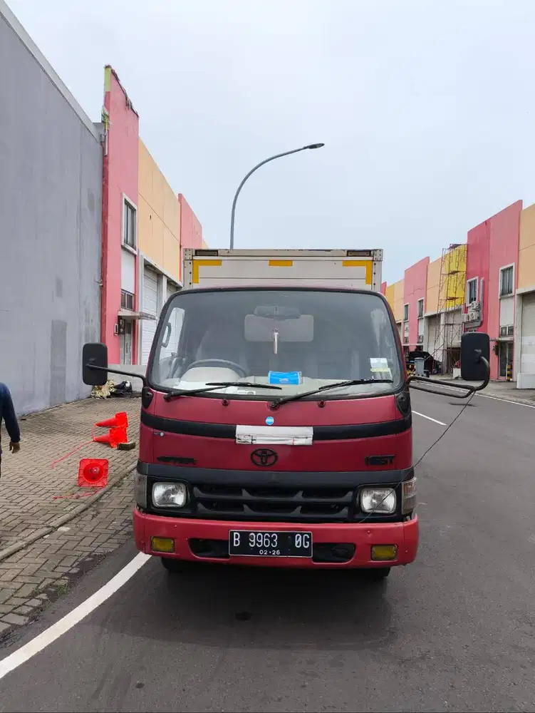 Truk Box Toyota Dyna BUX3 2006