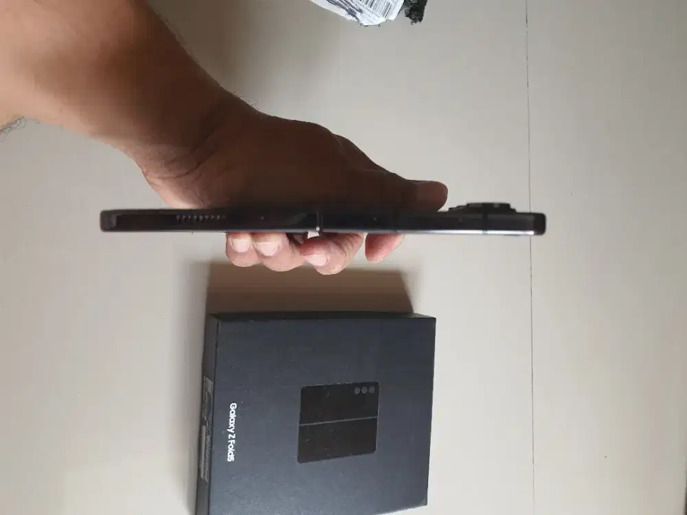 Z Fold 5 ram 12 GB / memory 1 TB