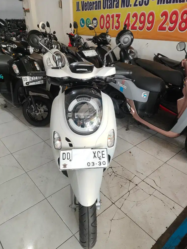 Honda Scoopy 2025 putih