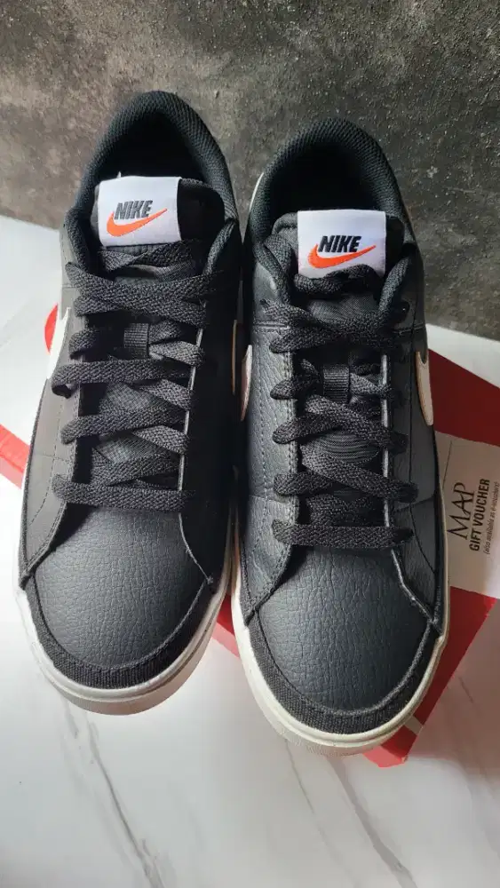 NIKE   NO 42  BARU  ORI