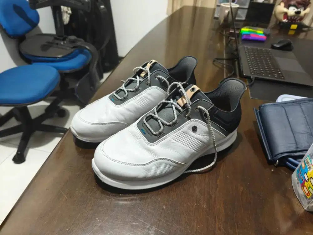 [Original] FootJoy Stratos Size 9XW + [Bonus] Air Max