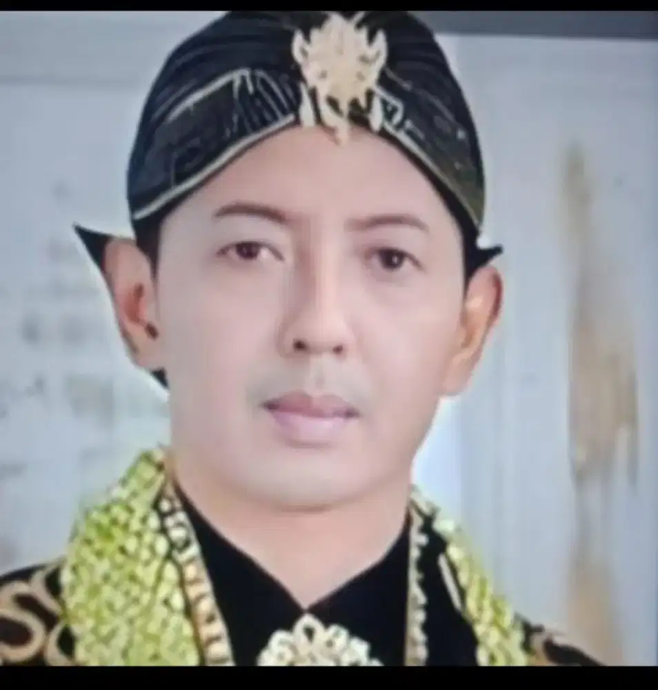 Tukang kebun,jaga rumah,bersihin rumah