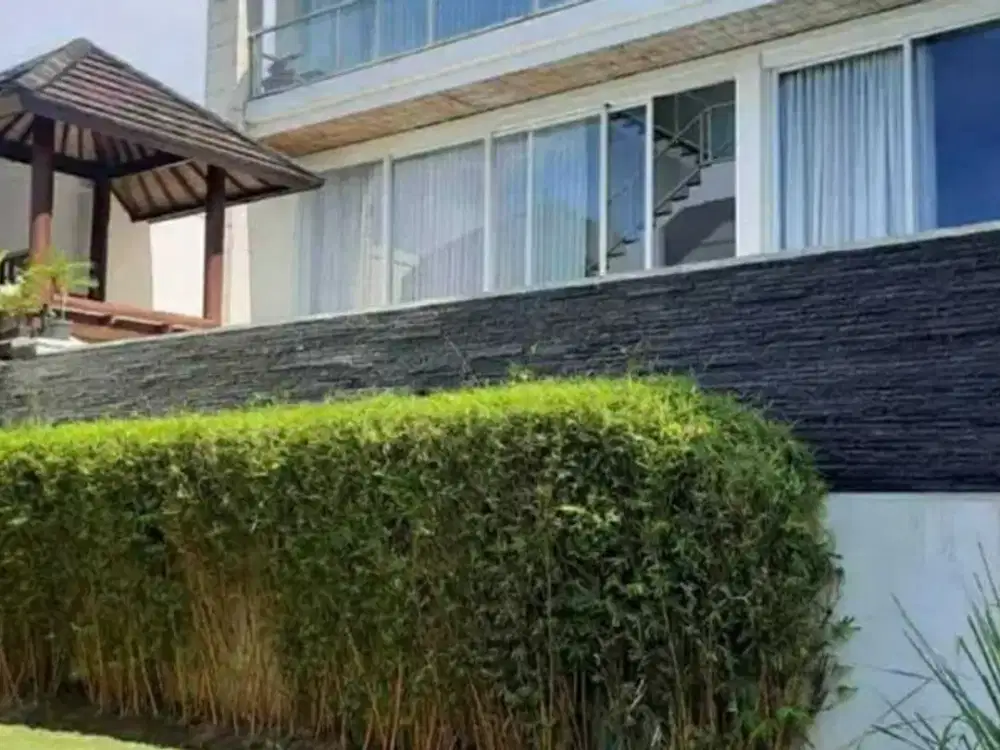 MODERN VILLA DI UNGASAN DENGAN 4 BED ROOM