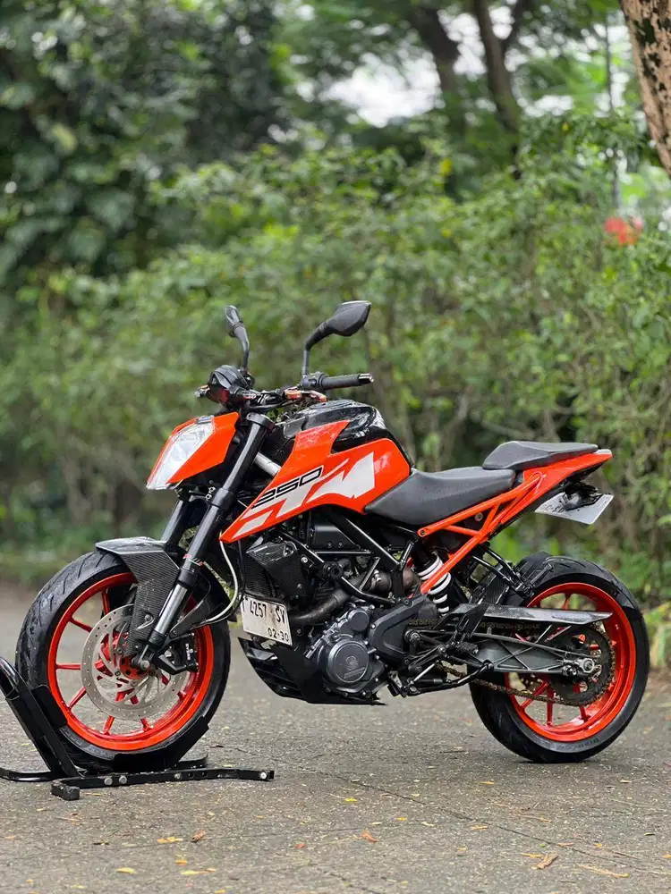 KTM DUKE 250 NON ABS 2017 ORANGE KM LOW PAJAK PANJANG SIAP RIDING