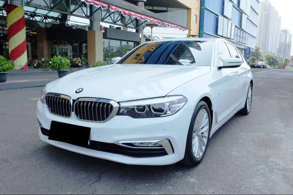 PLAT GENAP 2017 BMW 530i Luxury Line G30 2.0 Sunroof Tdp104jt