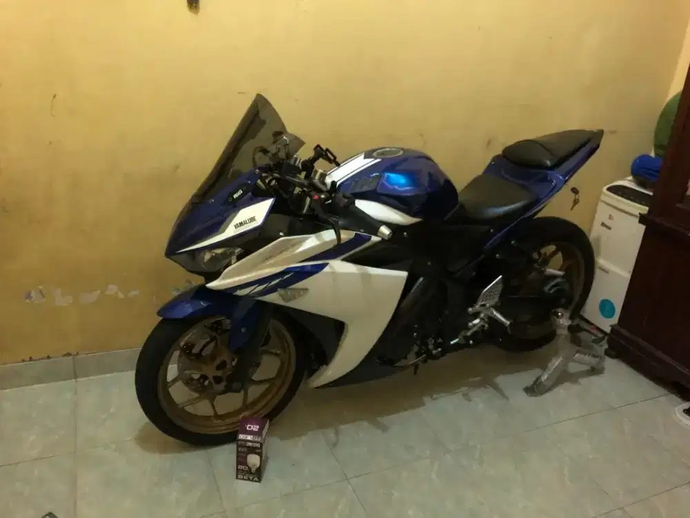 Dijual Yamaha R25 tahun 2015