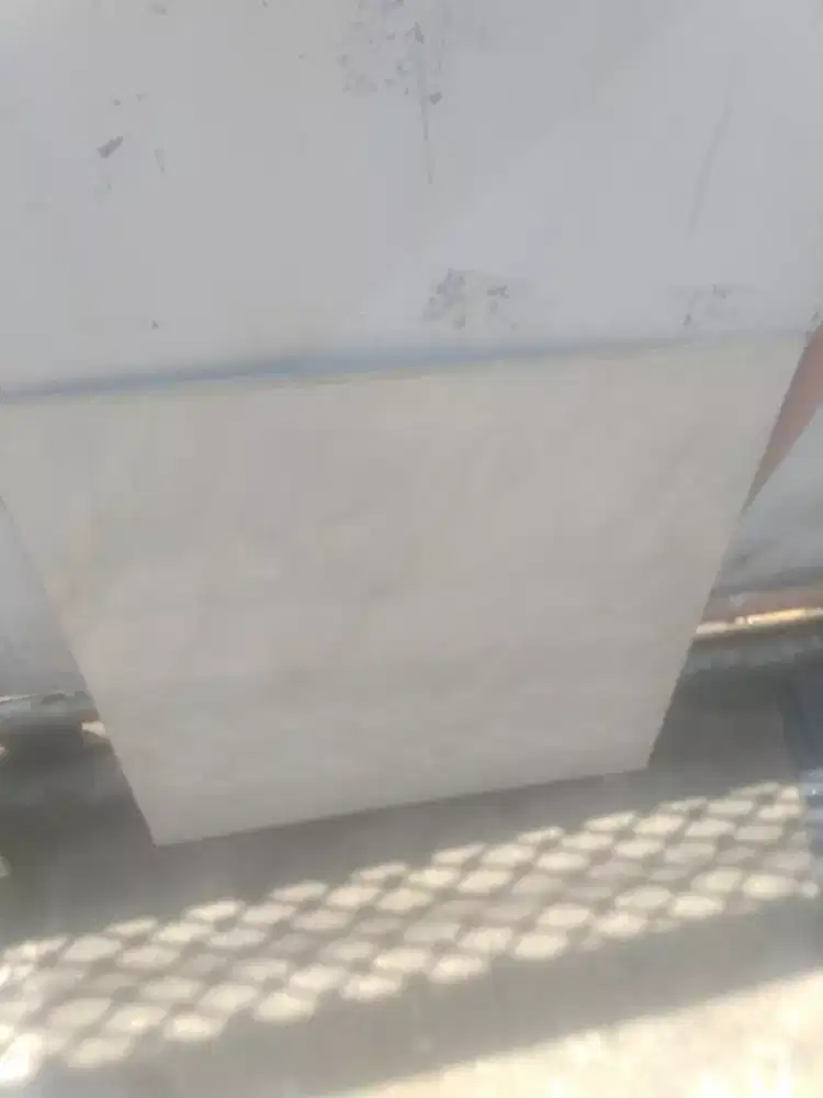 Keramik ukuran 60x60