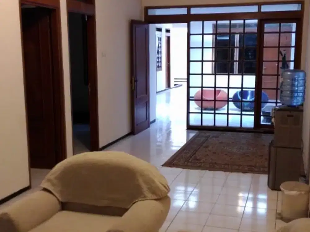 RUMAH LUAS NYAMAN STRATEGIS TENGAH KOTA SIAP HUNI DI KEMBAR BANDUNG